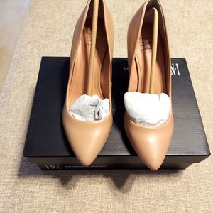 Beige 3 1/2 inch heals